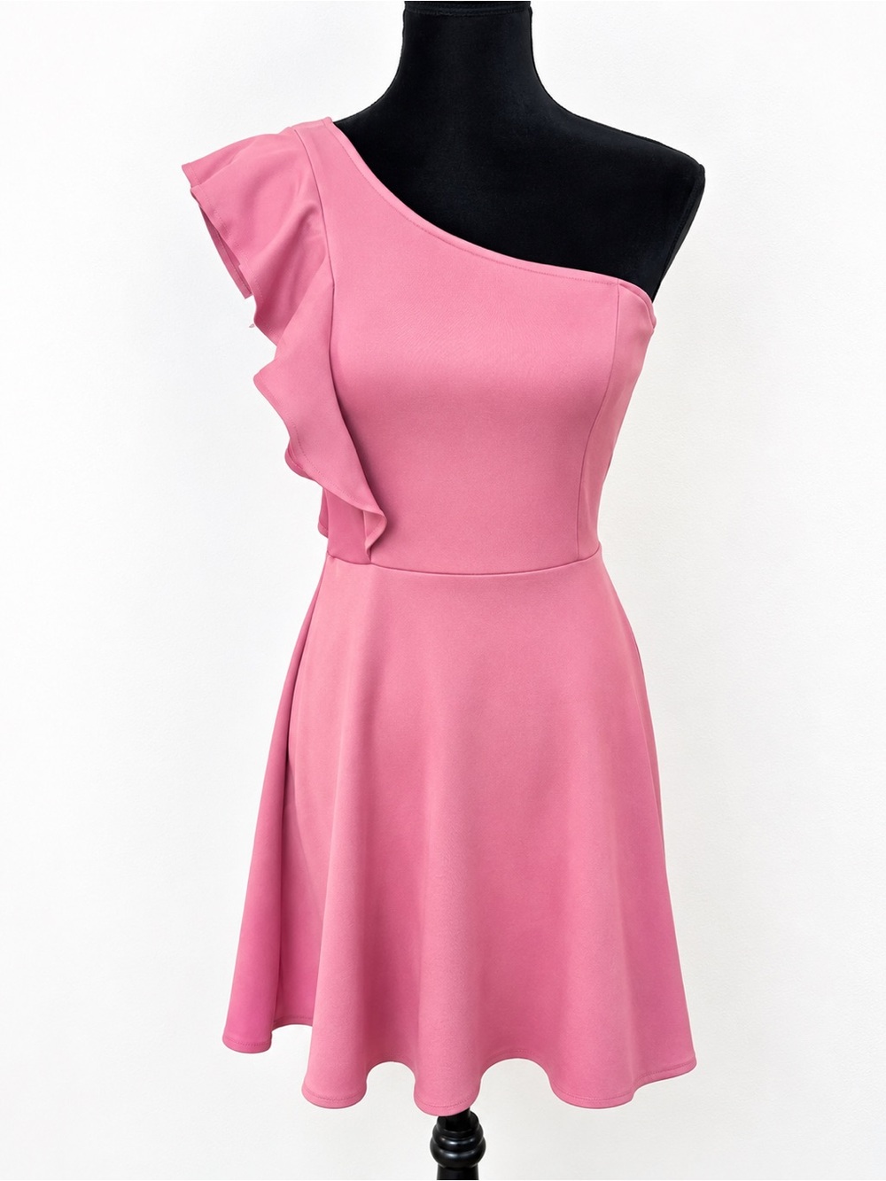 PRETTY RUFFLE DRESS - Picture 7 of 8